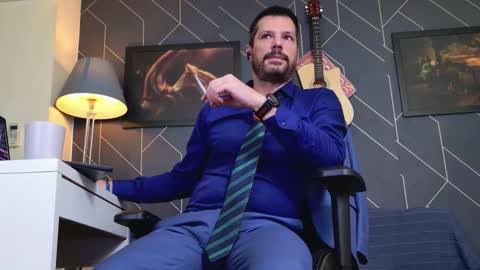 Snapshot of aaronbomer chatting on November 7, 2025, 7:25 pm Aaron online show from November 7, 2025, 7:25 pm