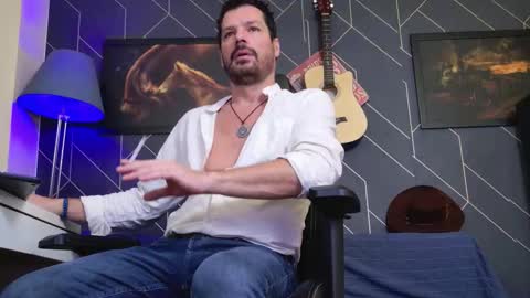 Snapshot of aaronbomer chatting on November 24, 2025, 4:56 am Aaron online show from November 24, 2025, 4:56 am