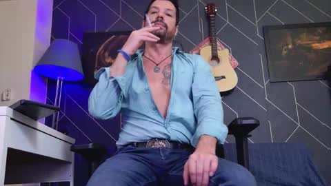 Snapshot of aaronbomer chatting on November 27, 2025, 6:15 am Aaron online show from November 27, 2025, 6:15 am