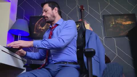 Snapshot of aaronbomer chatting on November 30, 2025, 5:39 pm Aaron online show from November 30, 2025, 5:39 pm