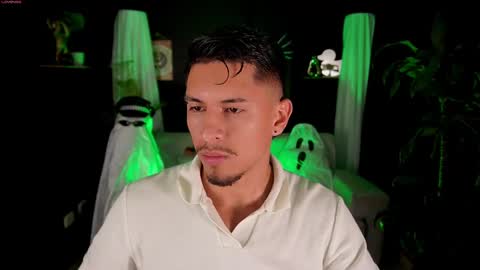 AARON  online show from October 9, 2025, 2:42 am