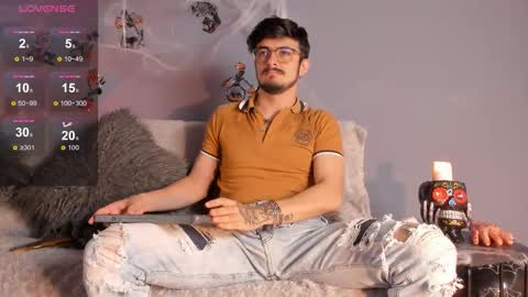 aaronfuentes7 online show from October 10, 2025, 8:19 pm