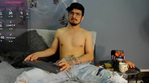 aaronfuentes7 online show from October 11, 2025, 6:39 pm