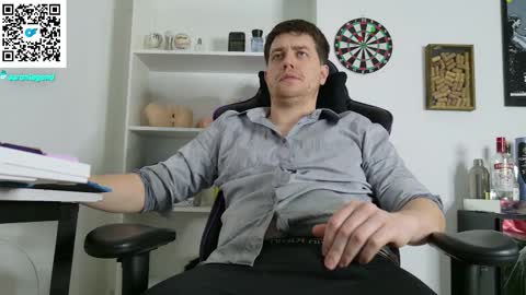 Snapshot of aaronlegend chatting on September 11, 2025, 8:31 pm Aaron online show from September 11, 2025, 8:31 pm