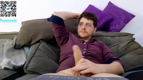 Snapshot of aaronlegend chatting on October 19, 2025, 4:13 am Aaron online show from October 19, 2025, 4:13 am