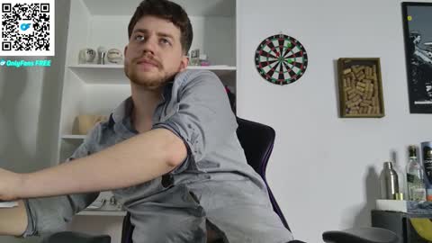 Snapshot of aaronlegend chatting on October 30, 2025, 9:26 pm Aaron online show from October 30, 2025, 9:26 pm