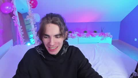 Snapshot of aataraxx chatting on January 6, 2025, 8:07 pm Fiona and Harry online show from January 6, 2025, 8:07 pm