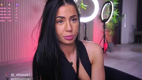 Snapshot of abbela_white chatting on January 3, 2025, 1:14 pm Alexa online show from January 3, 2025, 1:14 pm