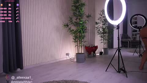 Snapshot of abbela_white chatting on January 17, 2025, 6:26 am Alexa online show from January 17, 2025, 6:26 am