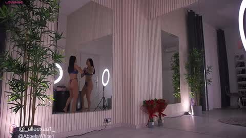 Snapshot of abbela_white chatting on February 2, 2025, 6:37 am Alexa online show from February 2, 2025, 6:37 am