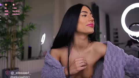 Snapshot of abbela_white chatting on February 19, 2025, 6:22 am Alexa online show from February 19, 2025, 6:22 am