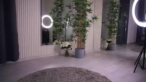 Snapshot of abbela_white chatting on March 6, 2025, 9:47 am Alexa online show from March 6, 2025, 9:47 am