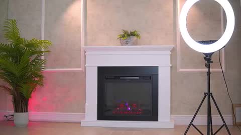 Snapshot of abbela_white chatting on September 22, 2025, 6:04 am Alexa online show from September 22, 2025, 6:04 am