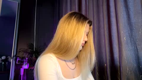 Abbi online show from December 2, 2025, 9:25 am