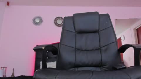 Abbigail Fuster  online show from January 23, 2025, 8:04 am