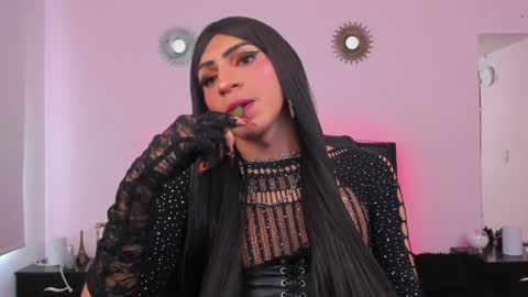 Abbigail Fuster  online show from January 31, 2025, 8:12 pm