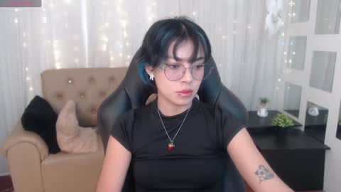 Snapshot of abbiross chatting on December 22, 2024, 6:59 pm Abbi online show from December 22, 2024, 6:59 pm