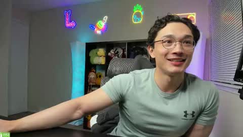 Snapshot of abbuddy920236 chatting on November 6, 2025, 4:13 am buddy online show from November 6, 2025, 4:13 am