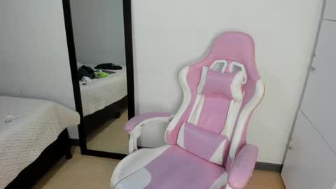 Snapshot of abby_hiiltoon chatting on March 7, 2026, 5:59 am Abby online show from March 7, 2026, 5:59 am