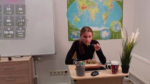 Snapshot of abby_laker chatting on December 8, 2024, 5:44 pm ABBY LAKER online show from December 8, 2024, 5:44 pm