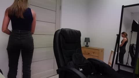 Snapshot of abby_laker chatting on December 29, 2024, 2:17 am ABBY LAKER online show from December 29, 2024, 2:17 am