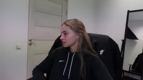 Snapshot of abby_laker chatting on January 1, 2025, 8:15 pm ABBY LAKER online show from January 1, 2025, 8:15 pm