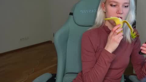 Snapshot of abby_laker chatting on December 3, 2025, 5:33 pm ABBY LAKER online show from December 3, 2025, 5:33 pm