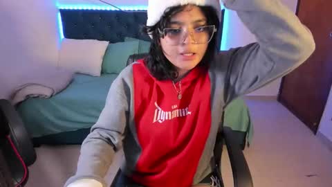 abby_latui online show from December 22, 2025, 5:37 am