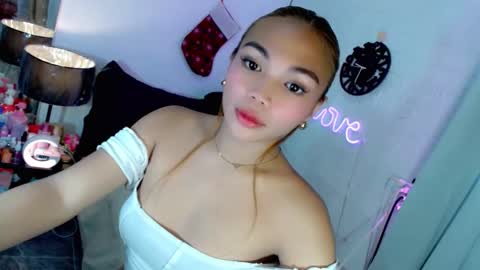 Snapshot of abby_luxpinay chatting on December 19, 2025, 8:38 pm abby_luxpinay online show from December 19, 2025, 8:38 pm