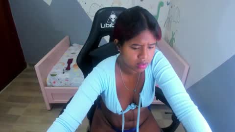 Snapshot of abby_t_ chatting on March 8, 2025, 6:43 am abby online show from March 8, 2025, 6:43 am