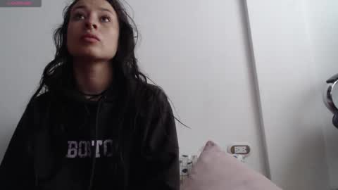 Snapshot of abby_taylorr_ chatting on October 12, 2025, 11:31 am Vannesa online show from October 12, 2025, 11:31 am