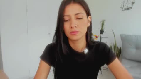 Snapshot of abbyada chatting on December 1, 2025, 7:19 pm Laura online show from December 1, 2025, 7:19 pm