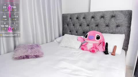 Snapshot of abbyfoxx_ chatting on October 3, 2025, 9:01 pm Abby online show from October 3, 2025, 9:01 pm
