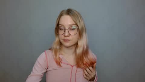 Abby Lovense is active online show from January 12, 2025, 12:44 pm