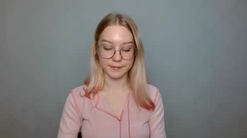 Abby Lovense is active online show from January 19, 2025, 12:17 pm