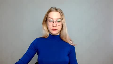 Abby Lovense is active online show from February 19, 2025, 7:17 am