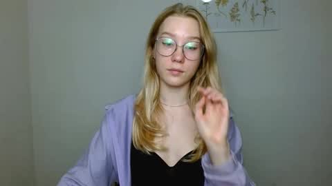 Abby Lovense is active online show from October 7, 2025, 11:40 am