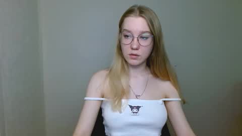 Snapshot of abbymoore__ chatting on January 16, 2026, 11:03 am Abby Lovense is active online show from January 16, 2026, 11:03 am