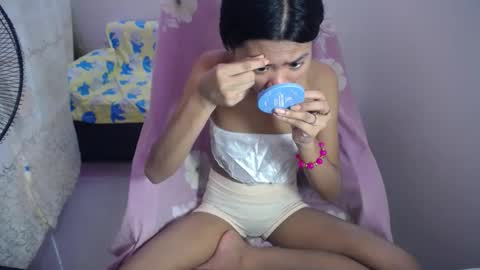 Snapshot of abbywinter18 chatting on September 13, 2025, 1:05 am abbywinter18 online show from September 13, 2025, 1:05 am