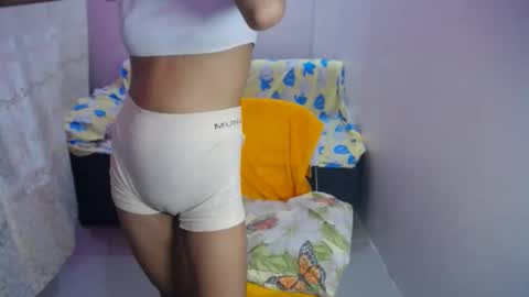 Snapshot of abbywinter18 chatting on September 30, 2025, 10:20 am abbywinter18 online show from September 30, 2025, 10:20 am