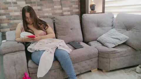 abella_as_ online show from May 11, 2026, 2:45 pm