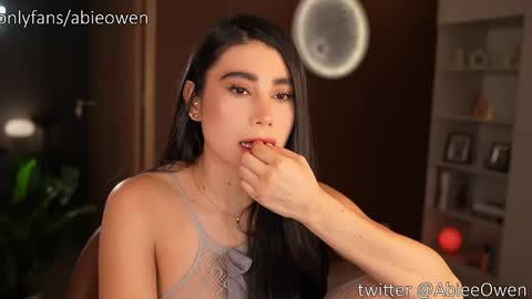 abie_owen online show from May 12, 2026, 11:46 pm