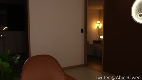 abie_owen online show from May 15, 2026, 11:34 pm