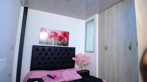 Snapshot of abigail_f00x chatting on February 3, 2026, 12:32 pm Abigail online show from February 3, 2026, 12:32 pm