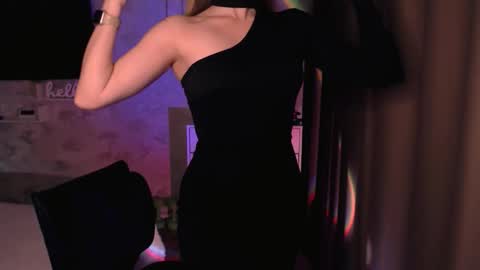 Anna online show from November 21, 2025, 8:18 pm