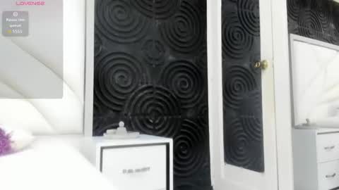 Abigail online show from November 18, 2025, 11:14 am