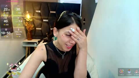 Abril Fox online show from May 6, 2026, 8:58 pm