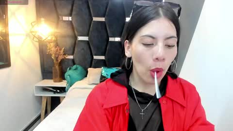 Abril Fox online show from May 19, 2026, 6:58 pm