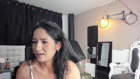 Abril online show from July 3, 2026, 3:57 am