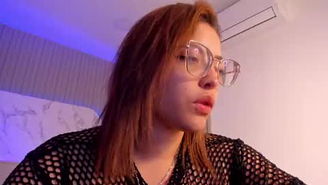 abril online show from June 23, 2026, 8:23 am